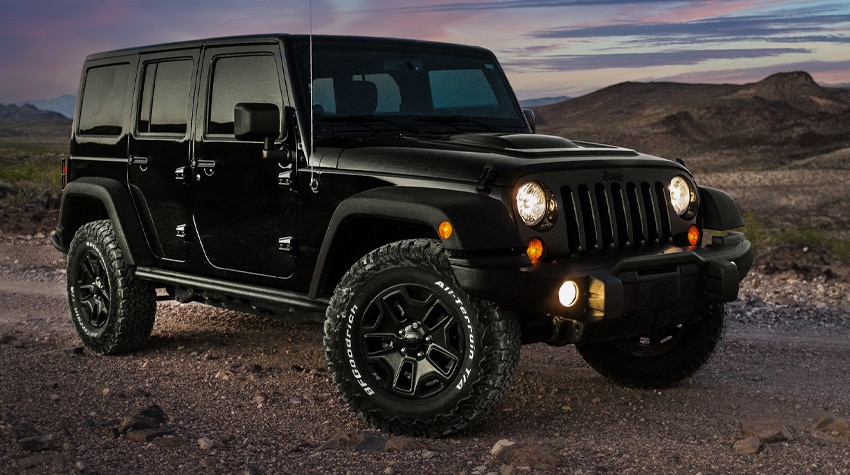 Jeep-at-sunset-in-mountains-Auto-Loans-with-a-600-credit-score